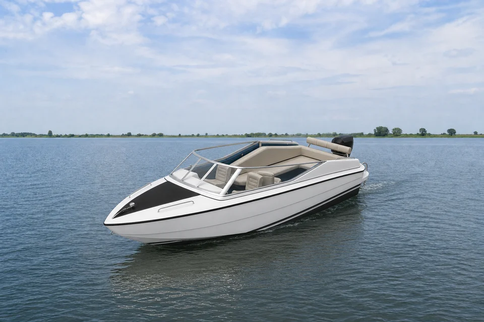 Illustratie van een motorboot op Nederlands binnenwater.